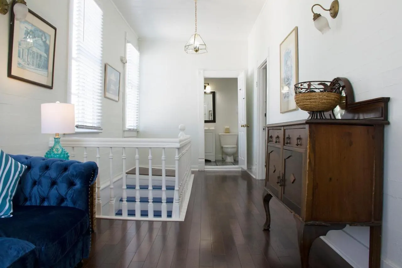 Duval House Bed & Breakfast Key West